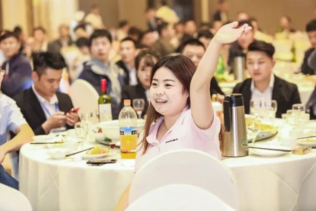 超燃!116萬人次關(guān)注!“2019年第二屆中國噴碼標(biāo)識行業(yè)年會”取得圓滿成功